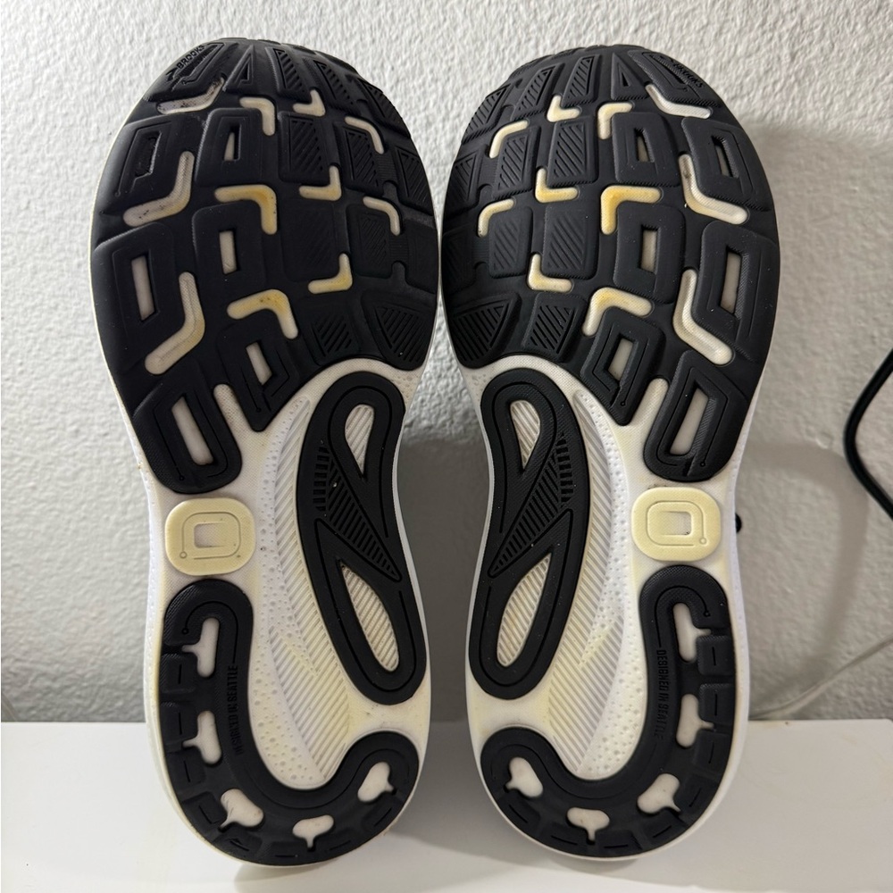 Brooks adrenaline 24 Black and White Athletic Sneakers - Picture 9 of 12